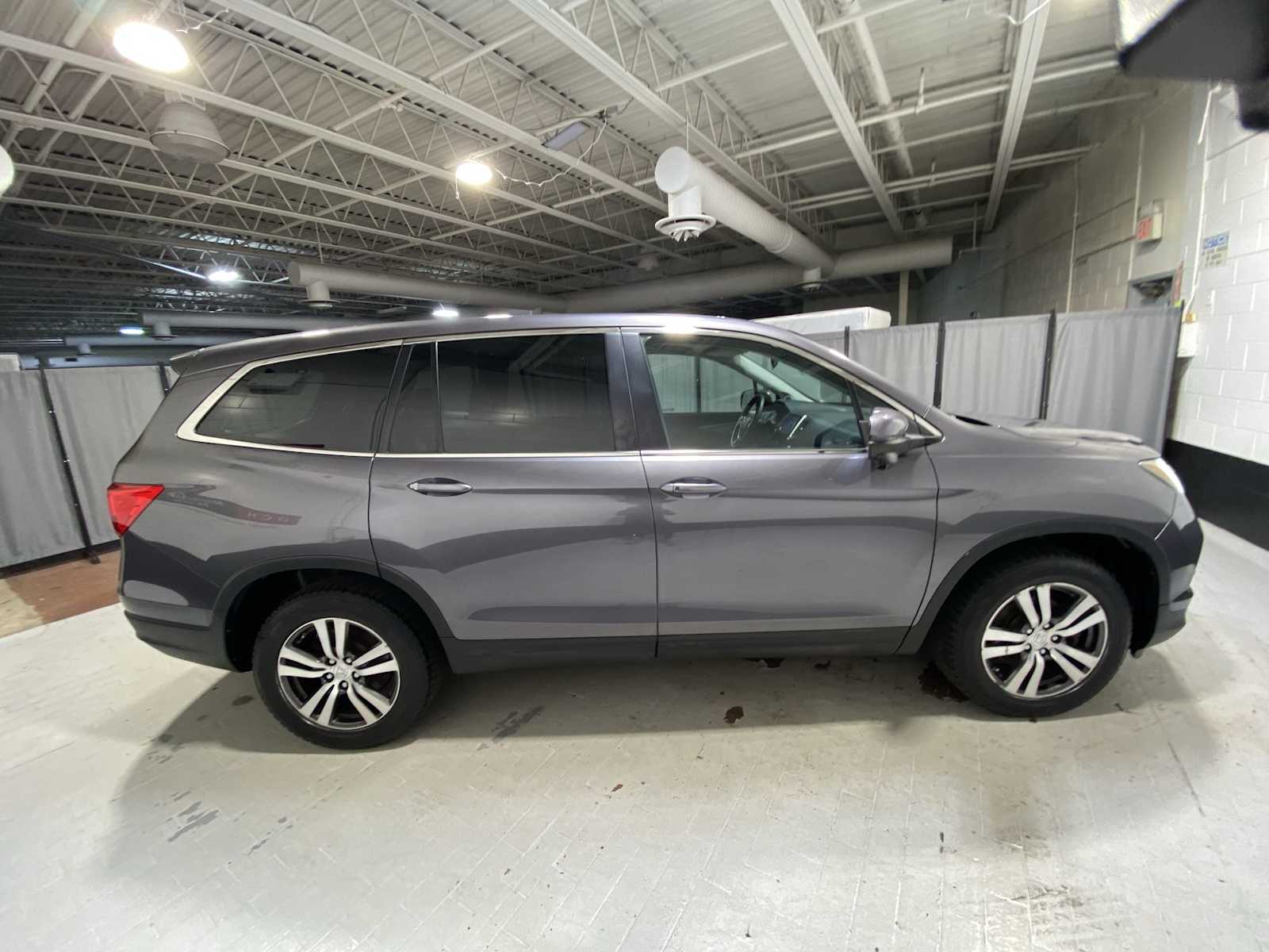 Thumbnail: 2018 Honda Pilot - 27