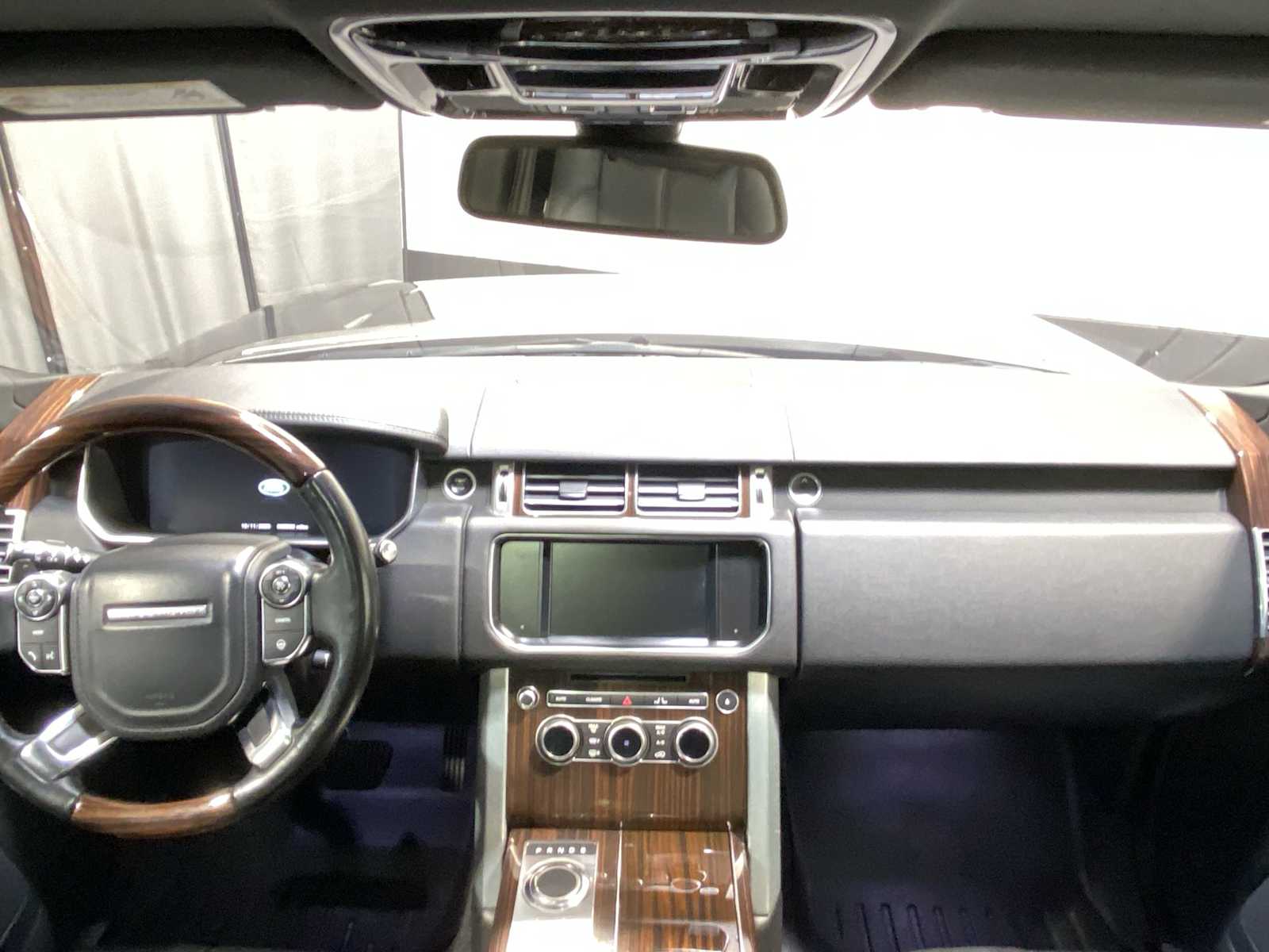 Thumbnail: 2016 Land Rover Range Rover - 10