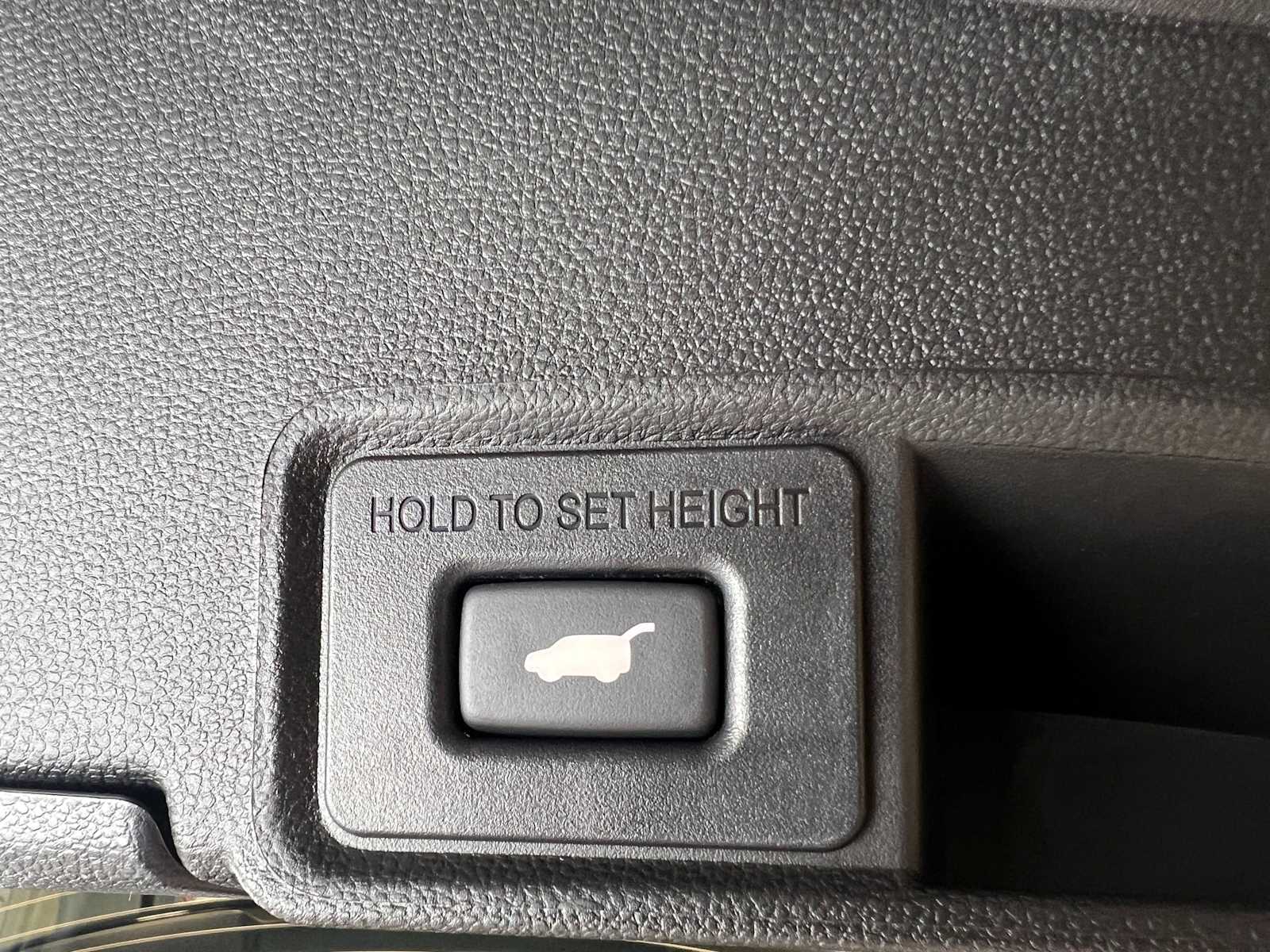 Thumbnail: 2026 Acura RDX - 30