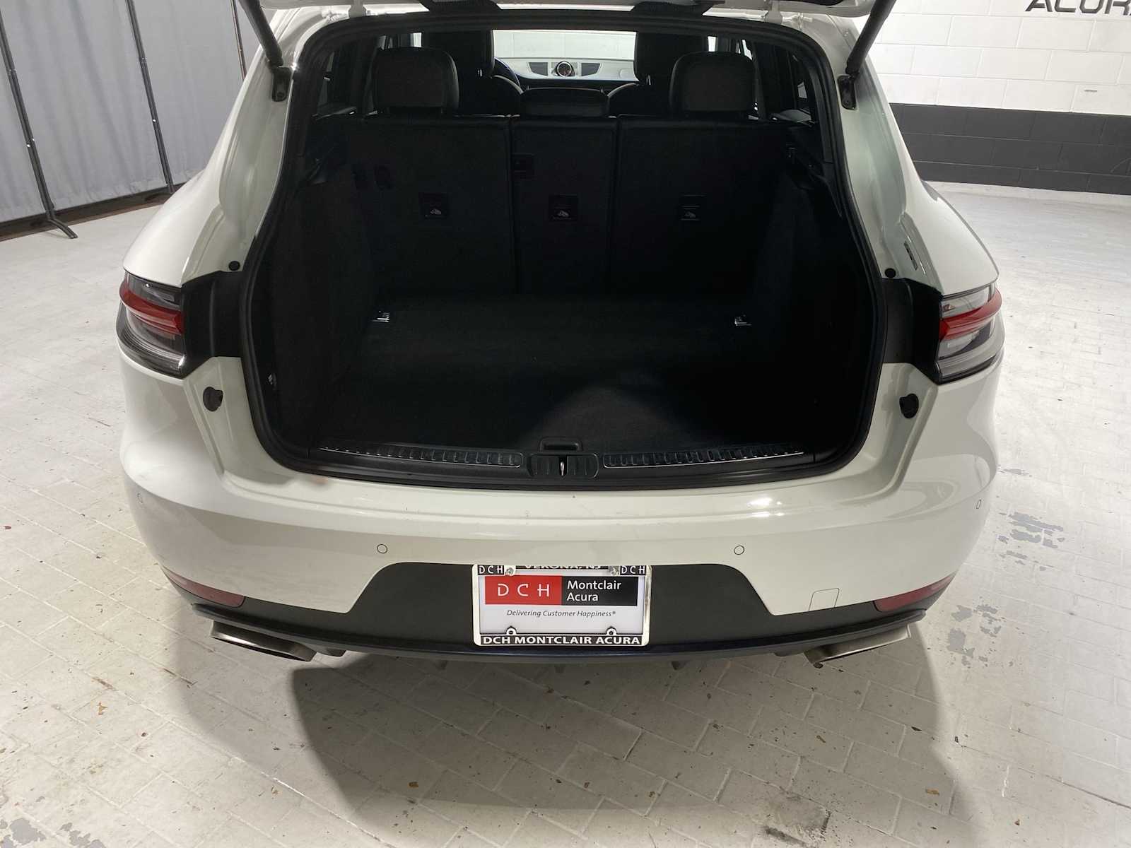 Thumbnail: 2020 Porsche Macan - 19