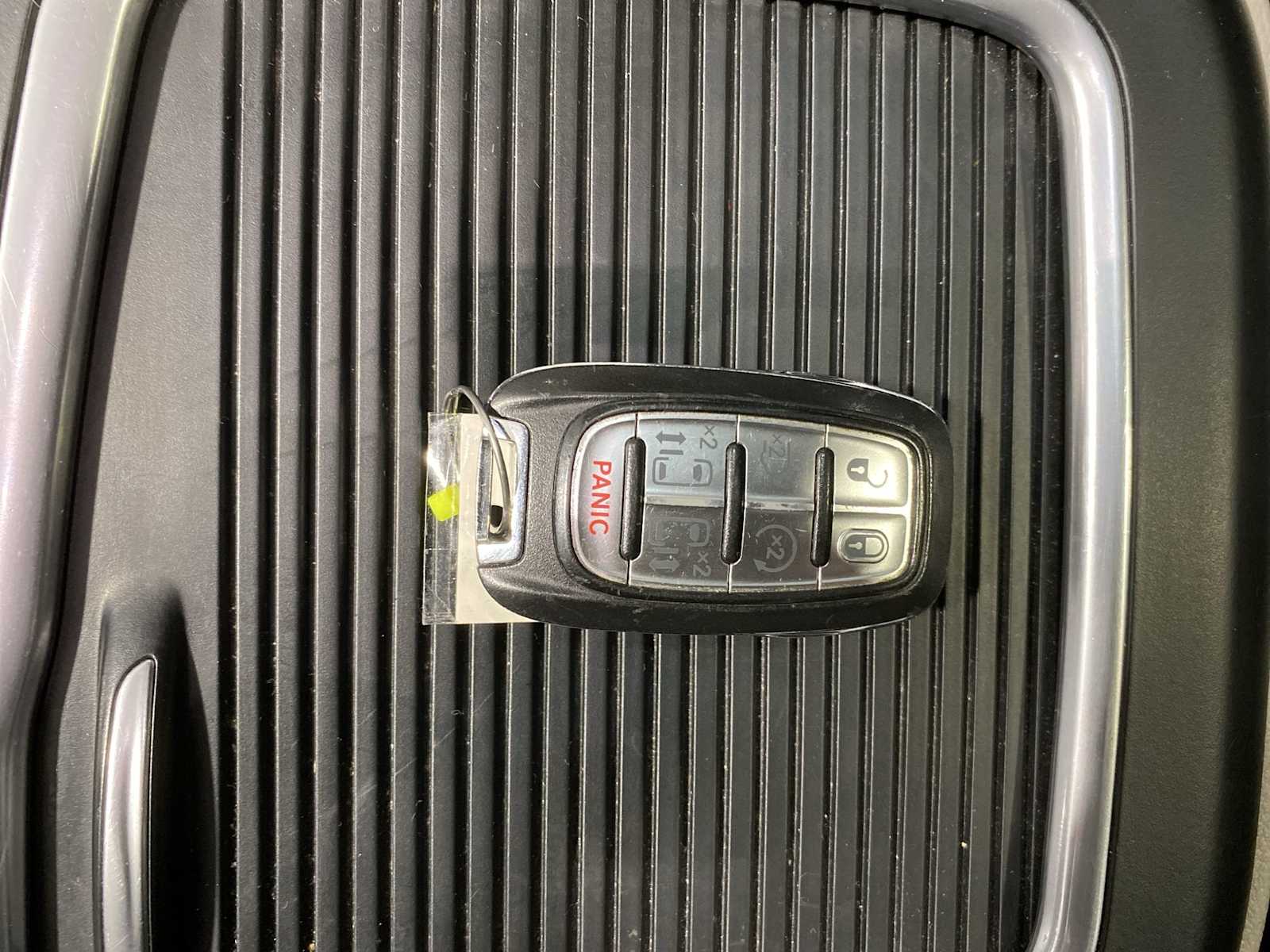 Thumbnail: 2019 Chrysler Pacifica - 20