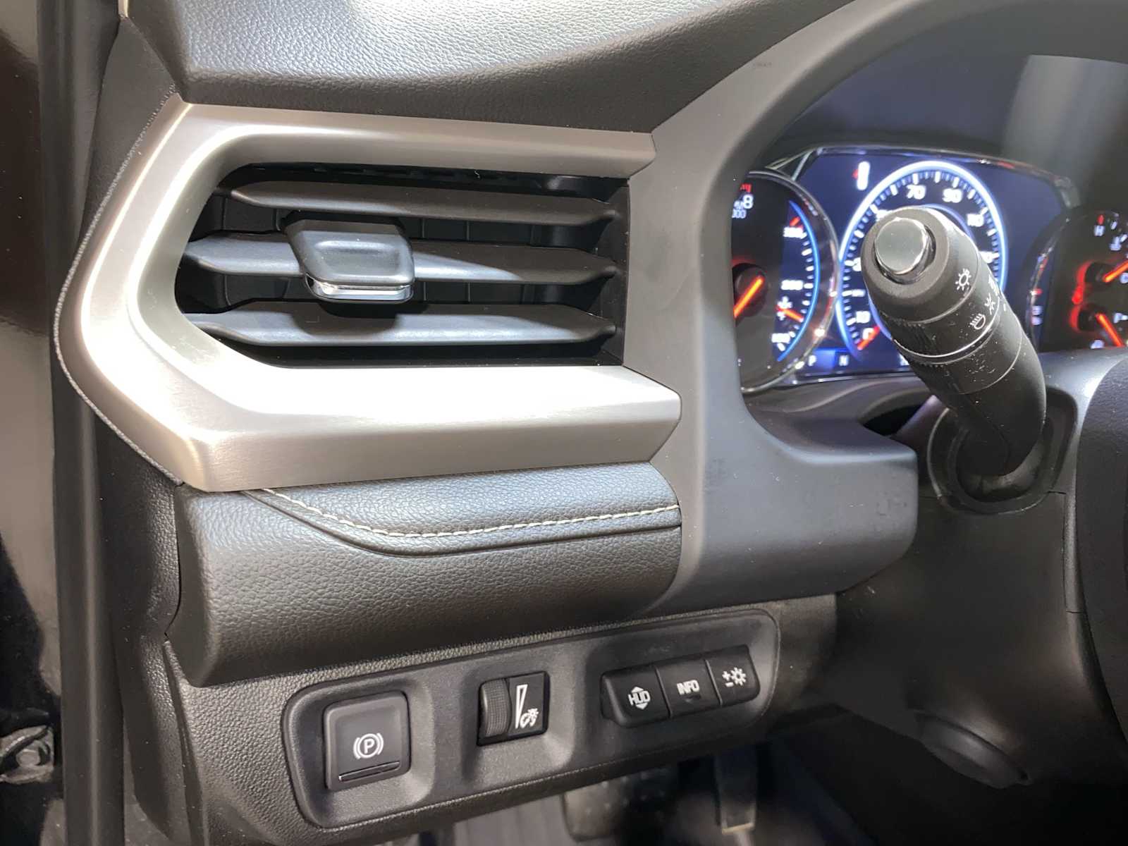 Thumbnail: 2021 GMC Acadia - 24
