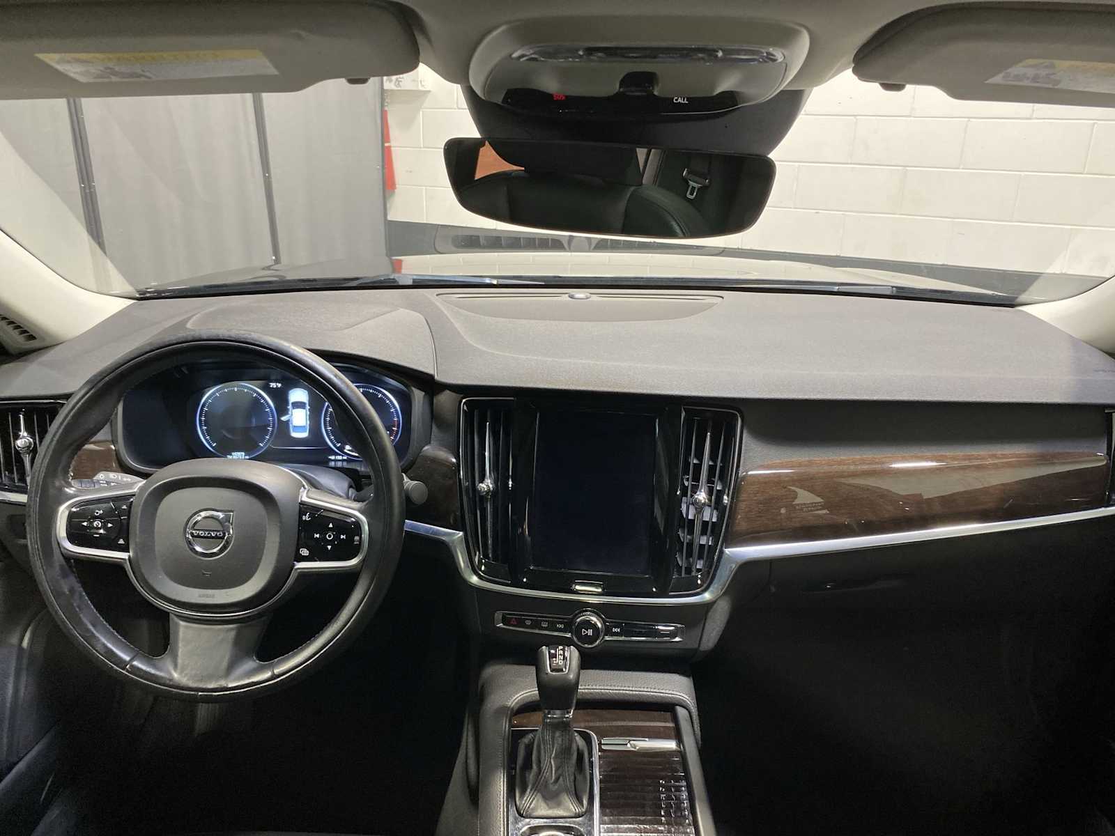 Thumbnail: 2018 Volvo S90 - 10