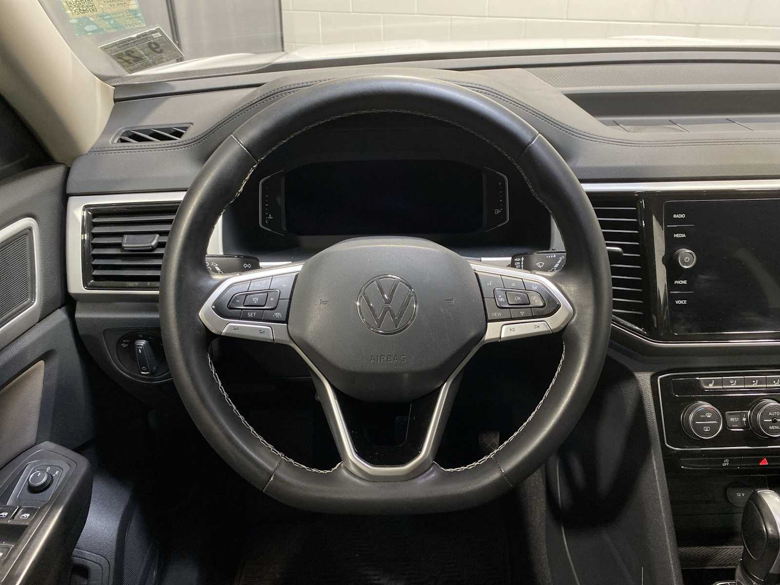 Thumbnail: 2022 Volkswagen Atlas - 15