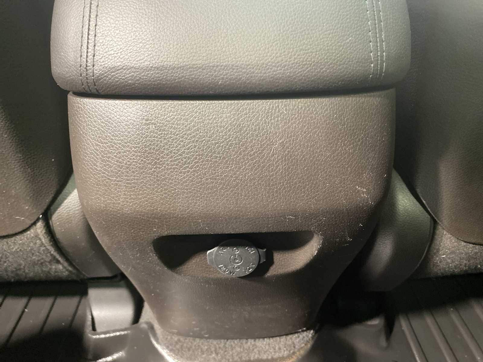 Thumbnail: 2017 Hyundai Santa Fe - 25