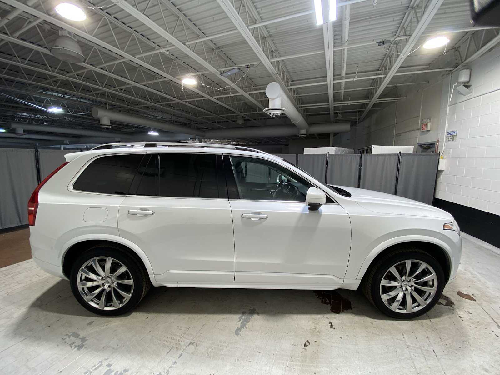 Thumbnail: 2017 Volvo XC90 - 27