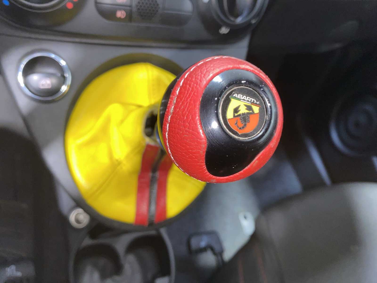 Thumbnail: 2012 Fiat 500 - 17