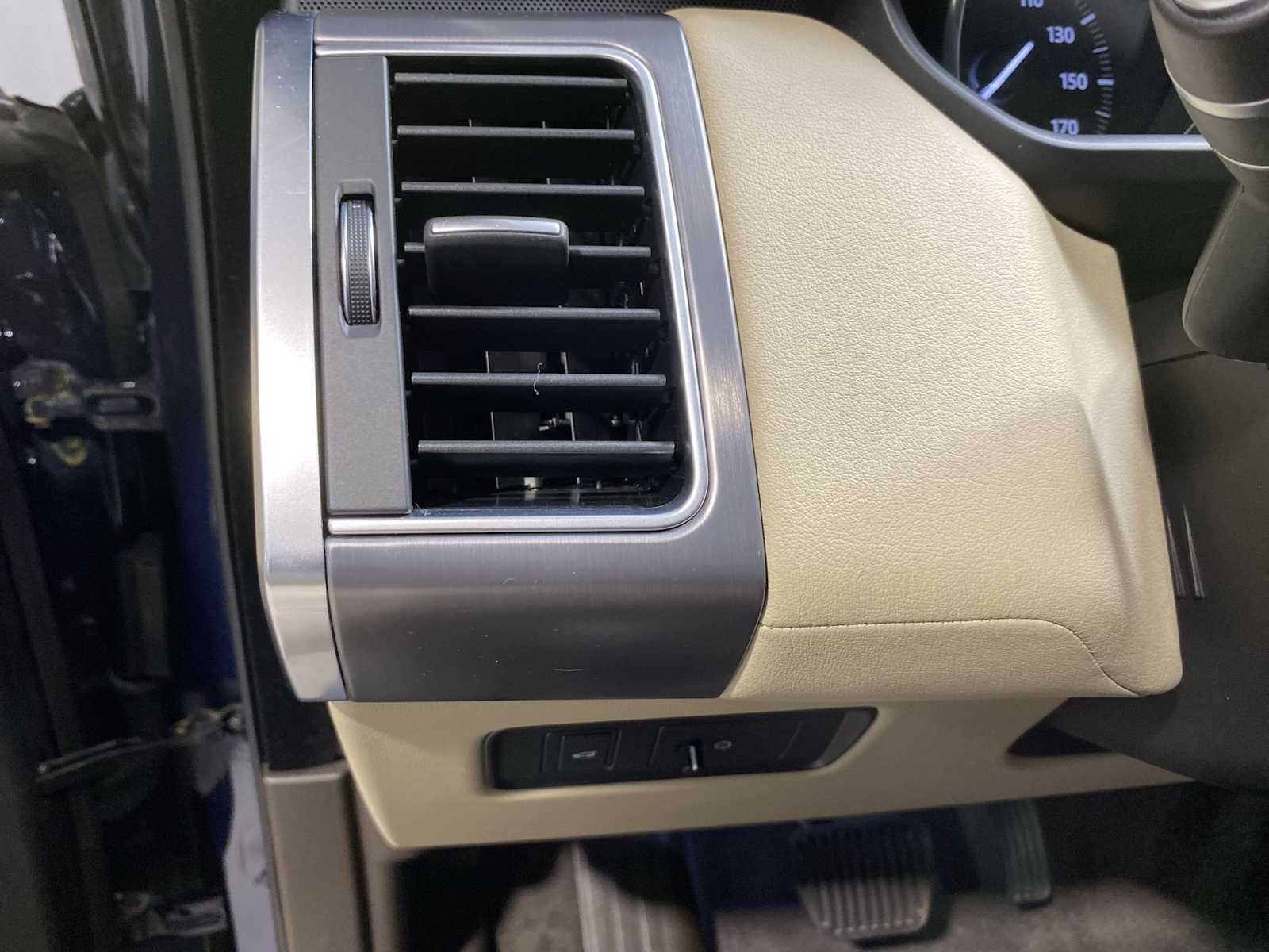 Thumbnail: 2016 Land Rover Range Rover Sport - 24