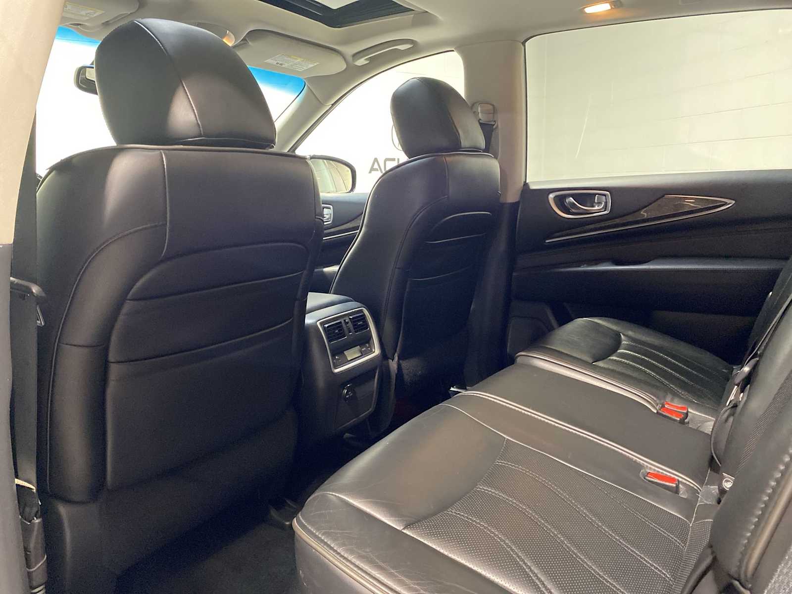 Thumbnail: 2015 INFINITI QX60 - 12