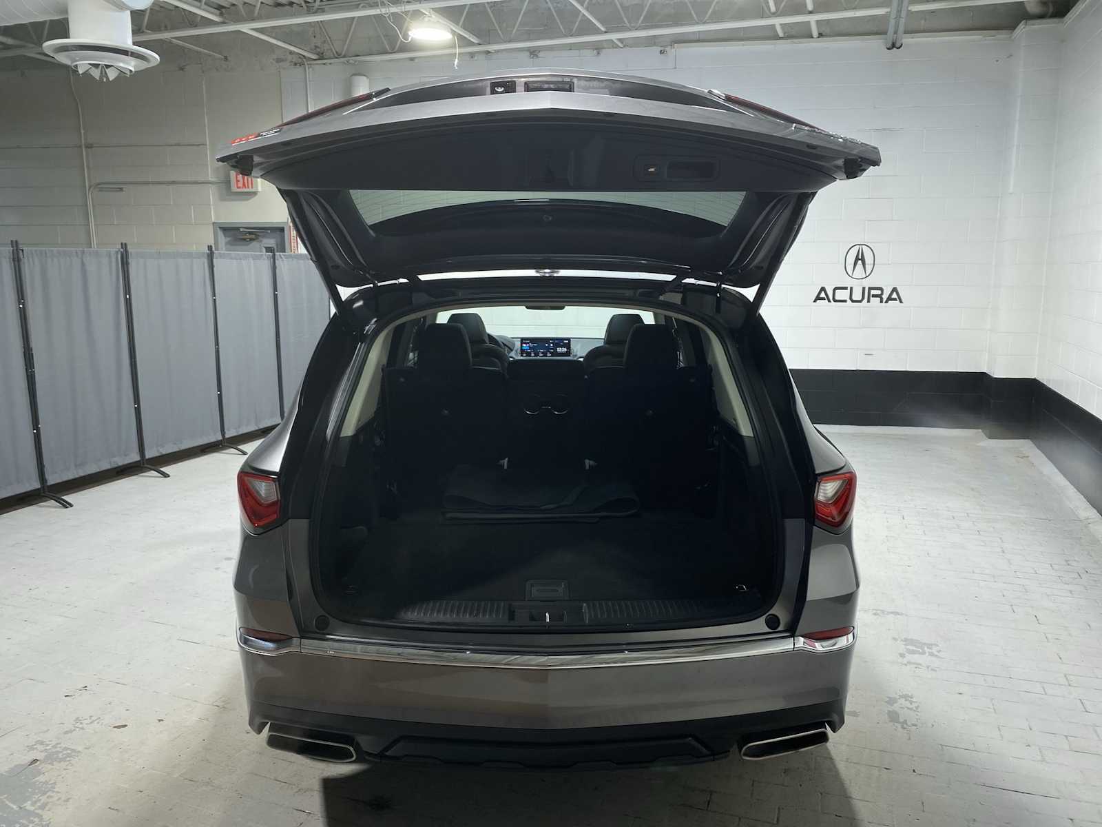 Thumbnail: 2023 Acura MDX - 19