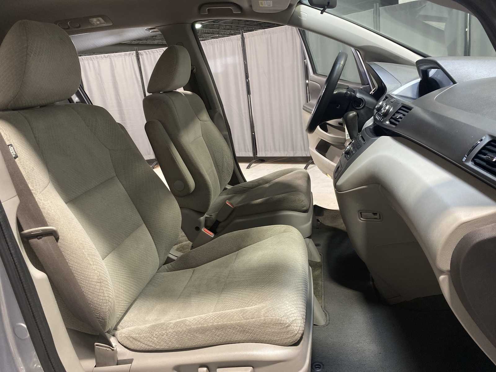 Thumbnail: 2016 Honda Odyssey - 14