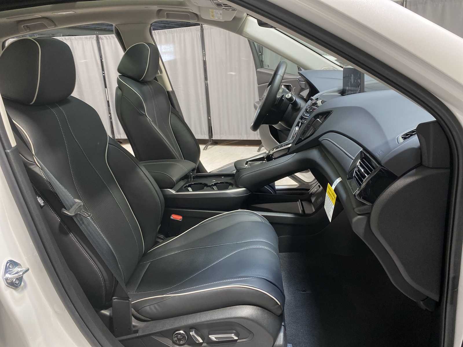 Thumbnail: 2025 Acura RDX - 14