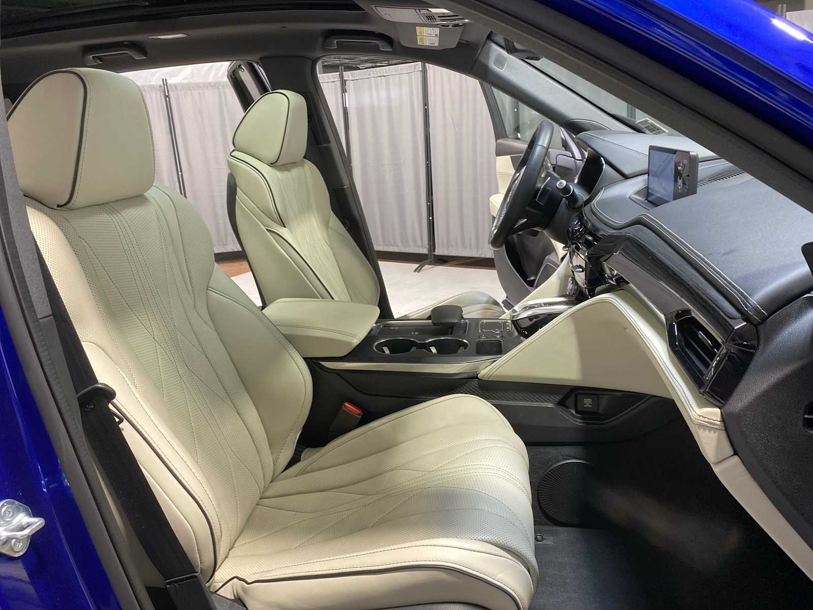 Thumbnail: 2023 Acura MDX - 14