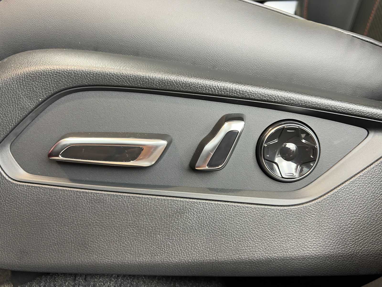 Thumbnail: 2026 Acura RDX - 19