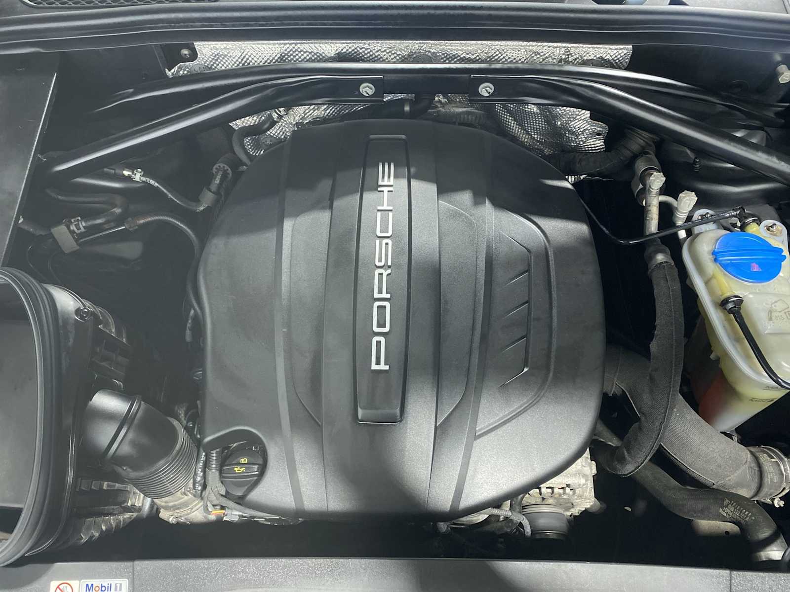 Thumbnail: 2017 Porsche Macan - 9