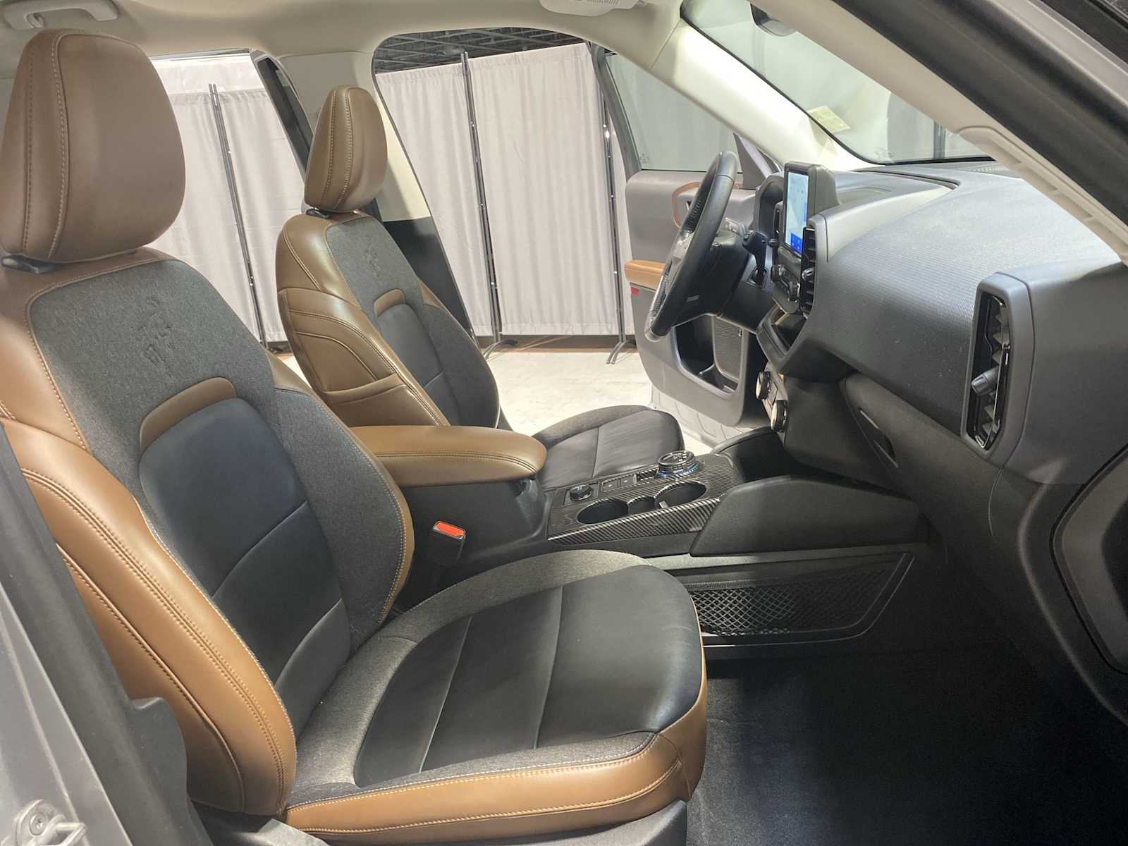 Thumbnail: 2022 Ford Bronco Sport - 14