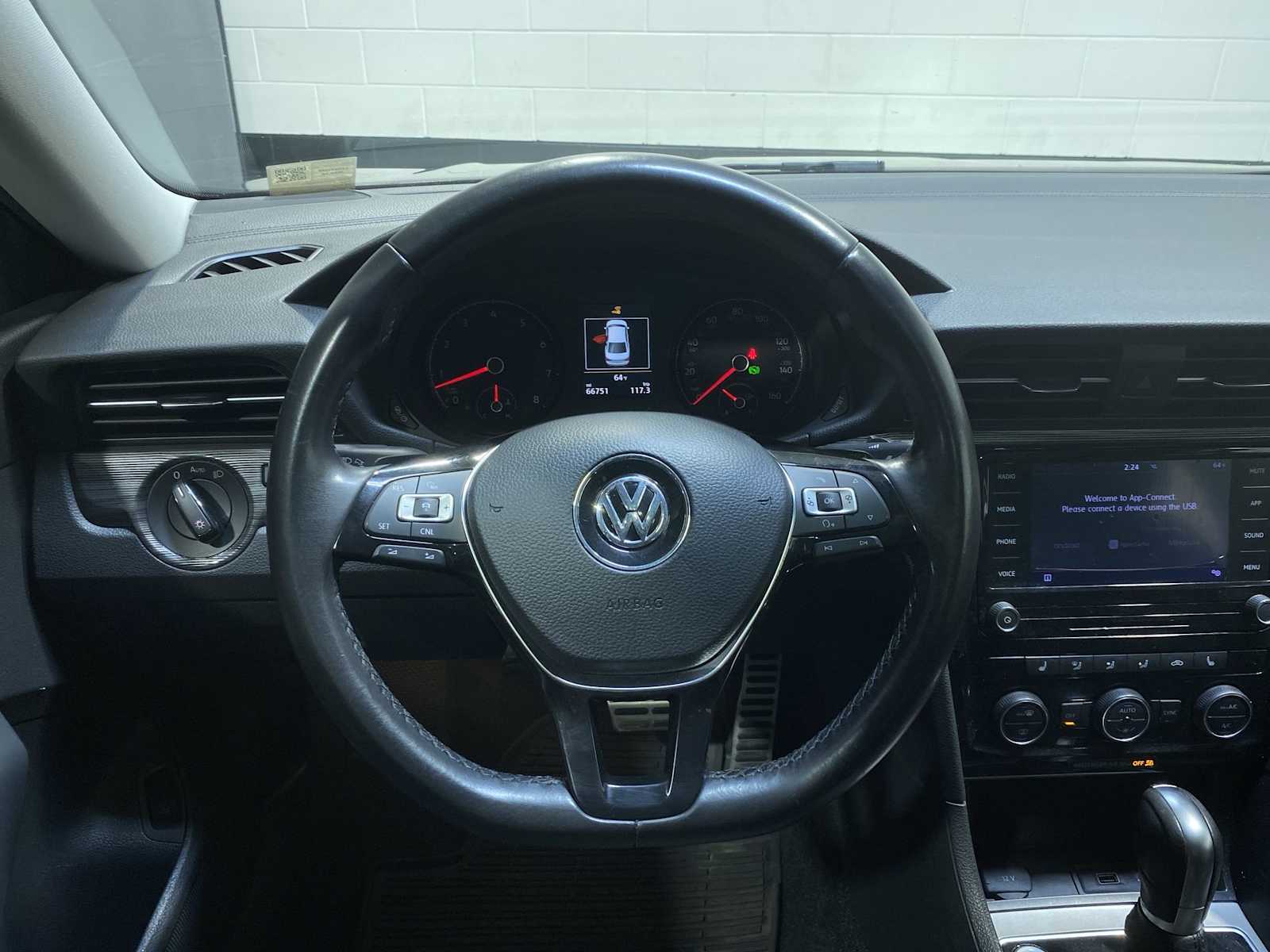 Thumbnail: 2020 Volkswagen Passat - 15