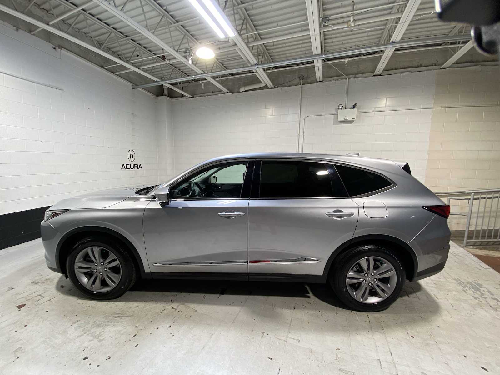 Thumbnail: 2023 Acura MDX - 3