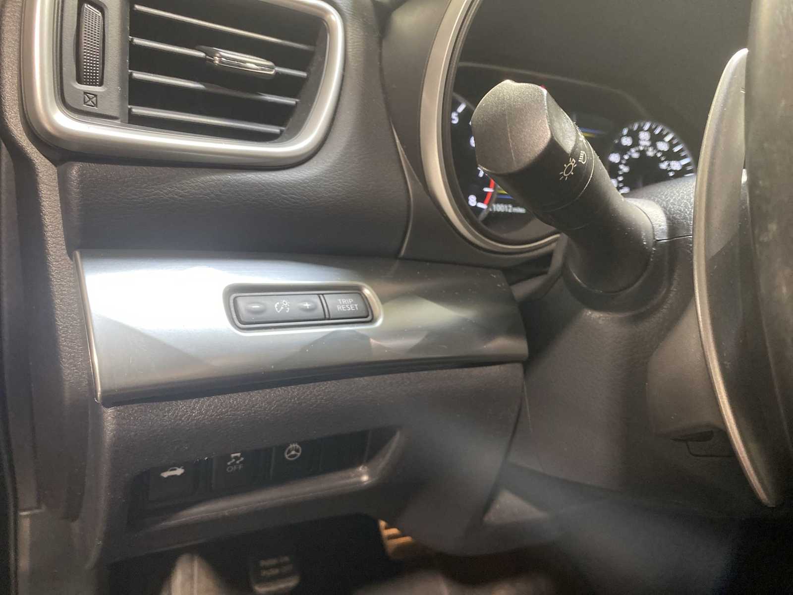 Thumbnail: 2017 Nissan Maxima - 25