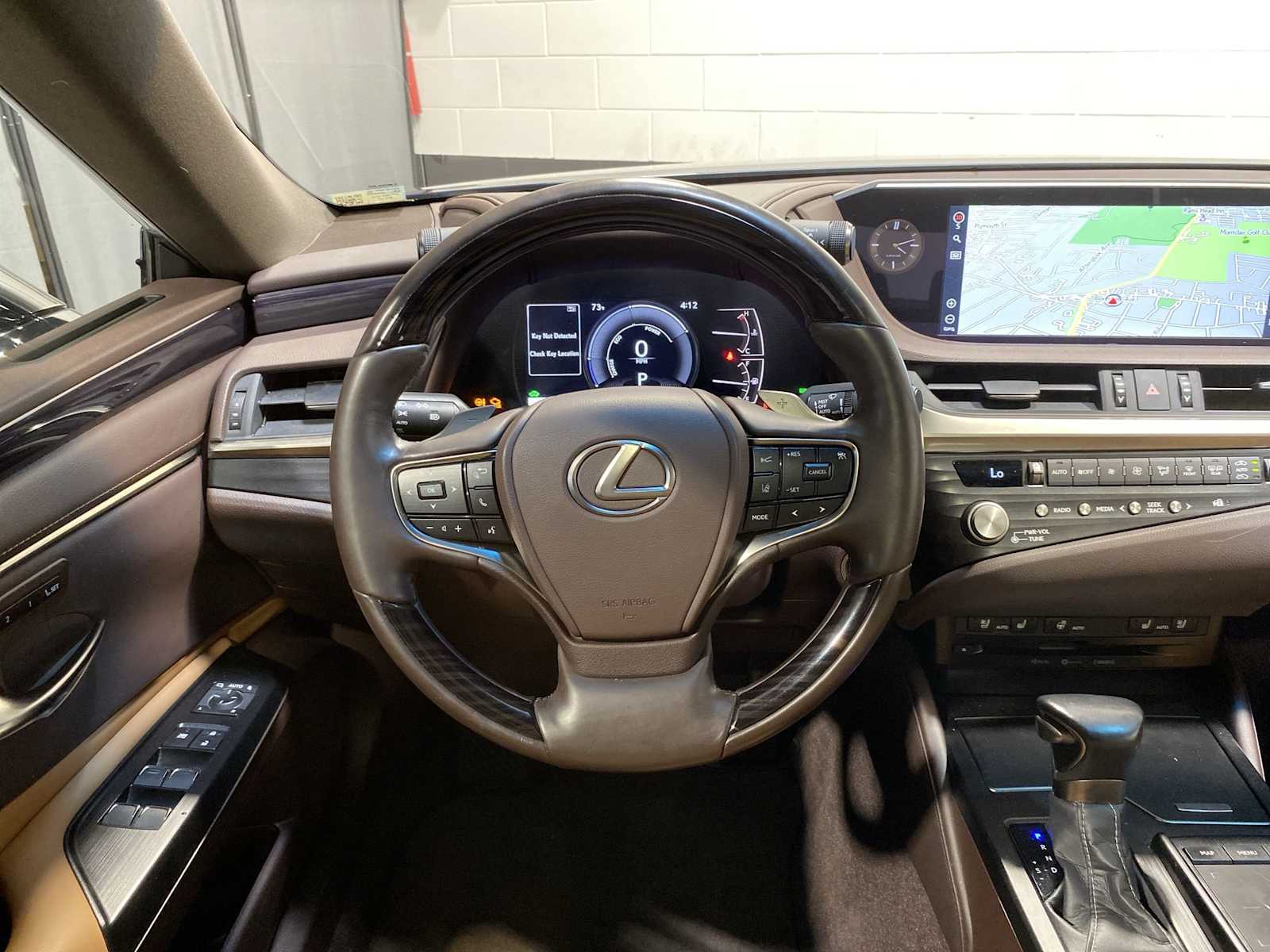 Thumbnail: 2021 Lexus ES - 15