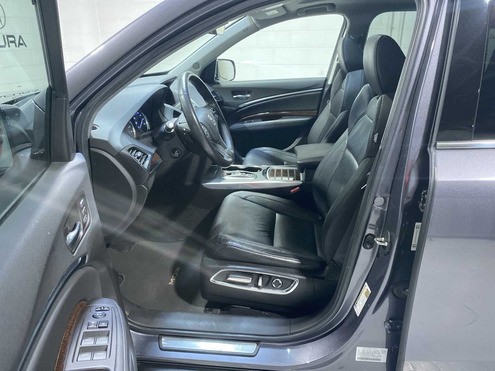 Thumbnail: 2019 Acura MDX - 2