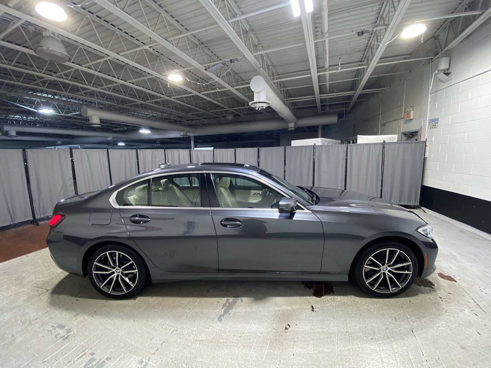 Thumbnail: 2022 BMW 3 Series - 27