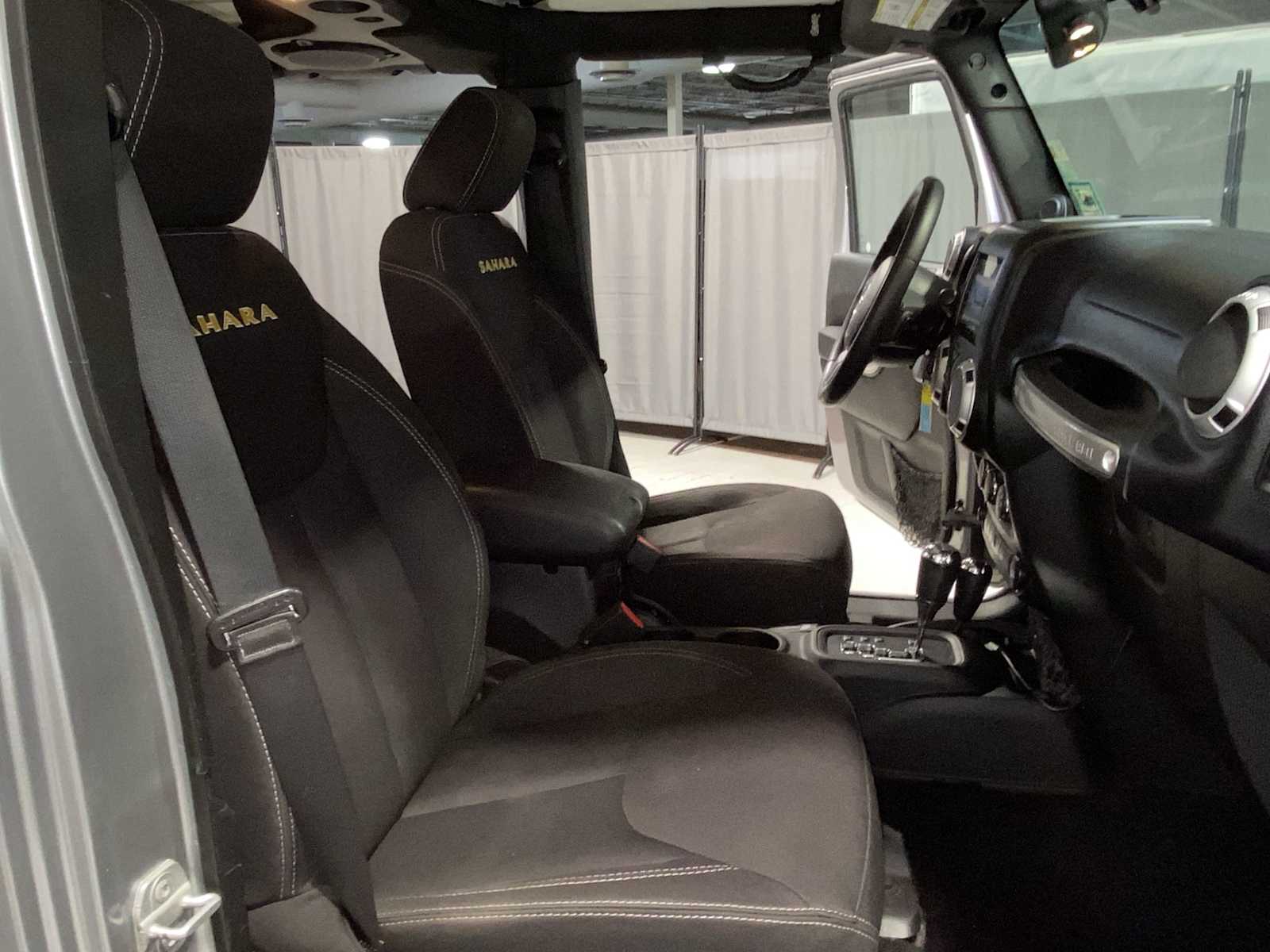 Thumbnail: 2013 Jeep Wrangler - 14