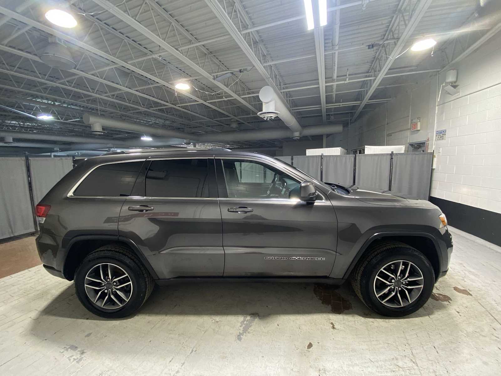 Thumbnail: 2020 Jeep Grand Cherokee - 27