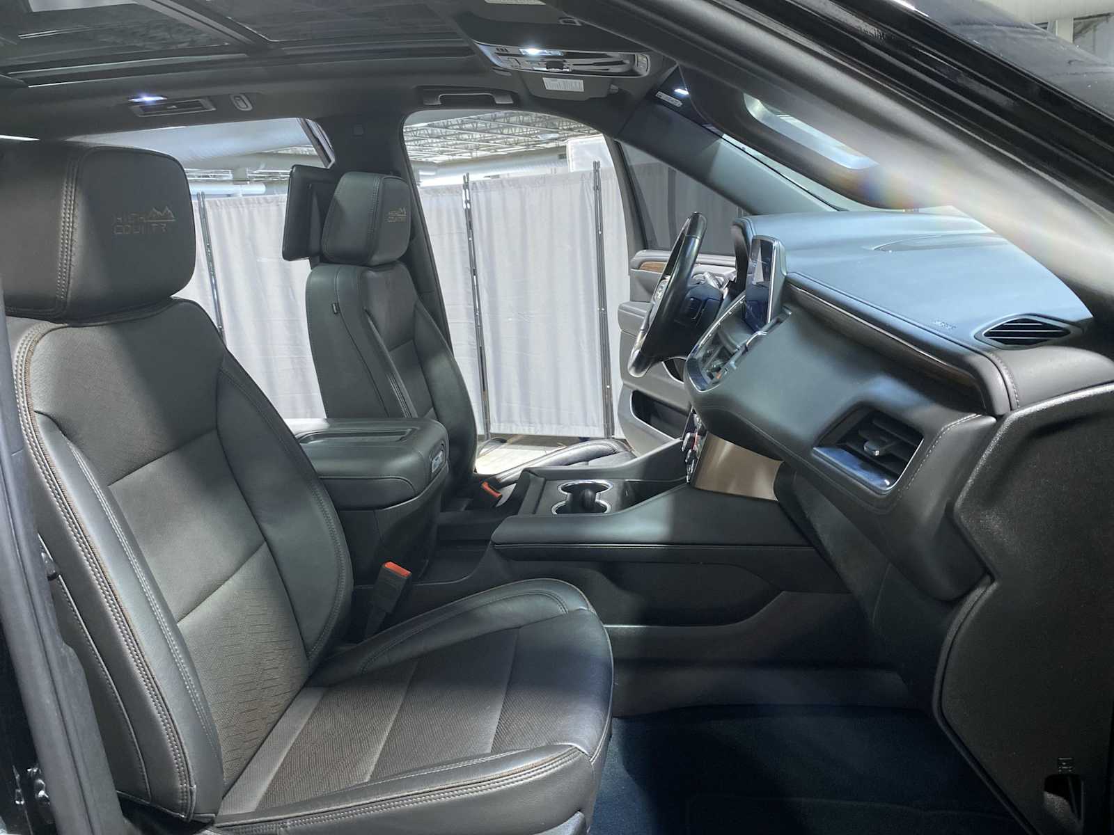 Thumbnail: 2023 Chevrolet Tahoe - 14