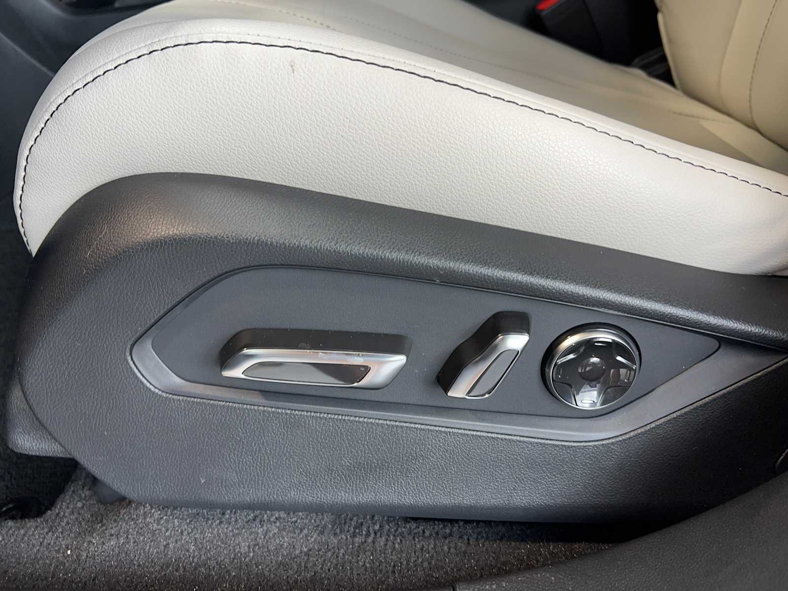 Thumbnail: 2026 Acura RDX - 17