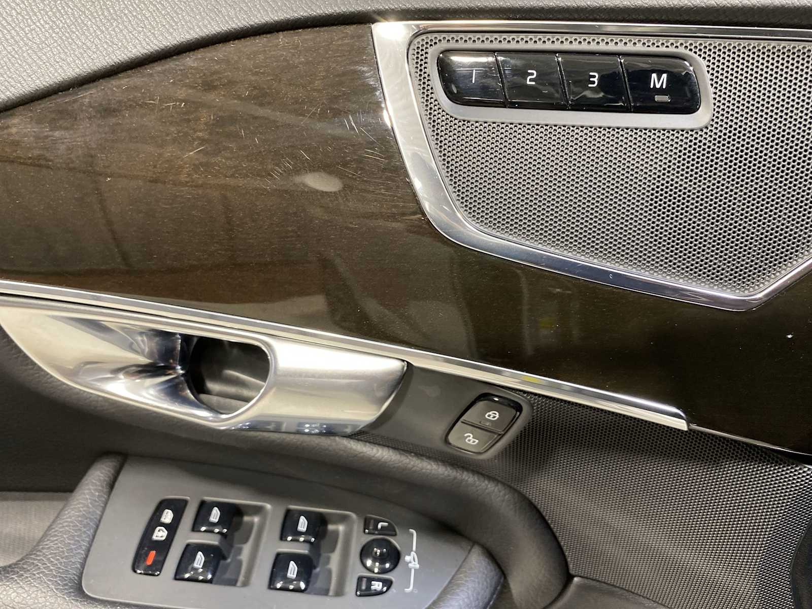 Thumbnail: 2017 Volvo XC90 - 23