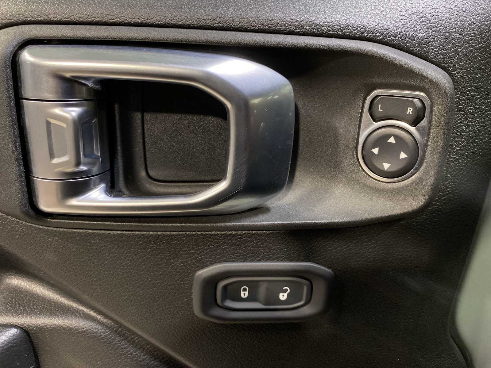 Thumbnail: 2023 Jeep Wrangler - 23