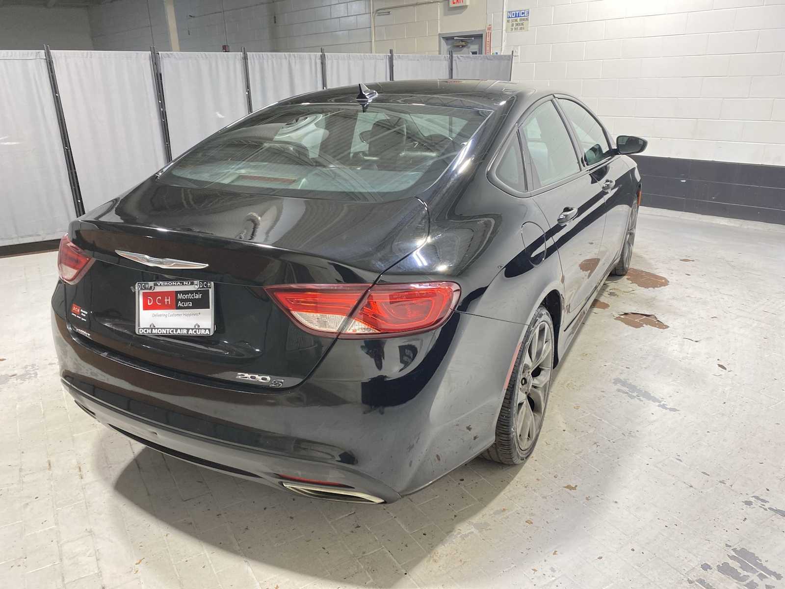 Thumbnail: 2015 Chrysler 200 - 26