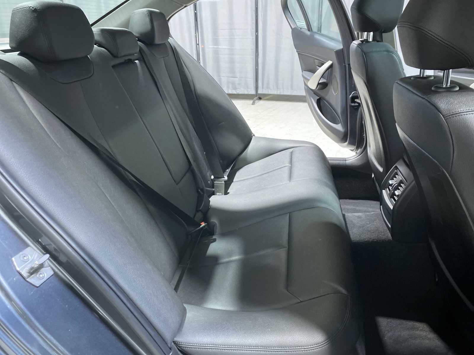 Thumbnail: 2014 BMW 3 Series - 13