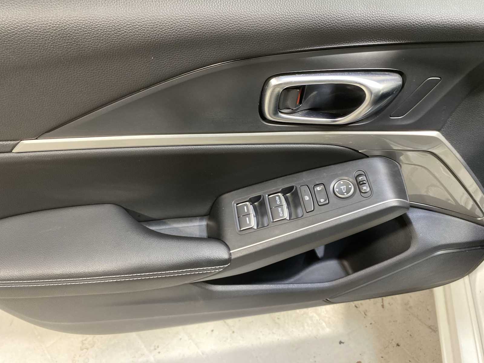 Thumbnail: 2023 Acura Integra - 24