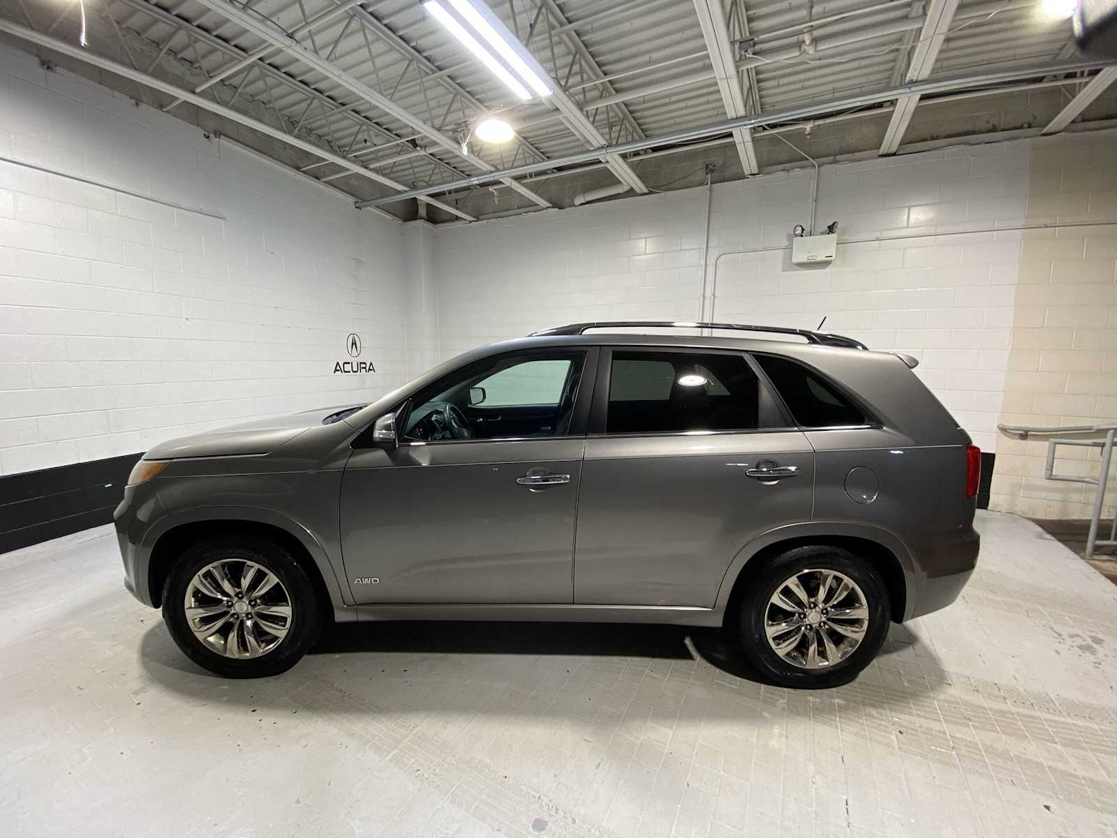 Thumbnail: 2011 Kia Sorento - 3