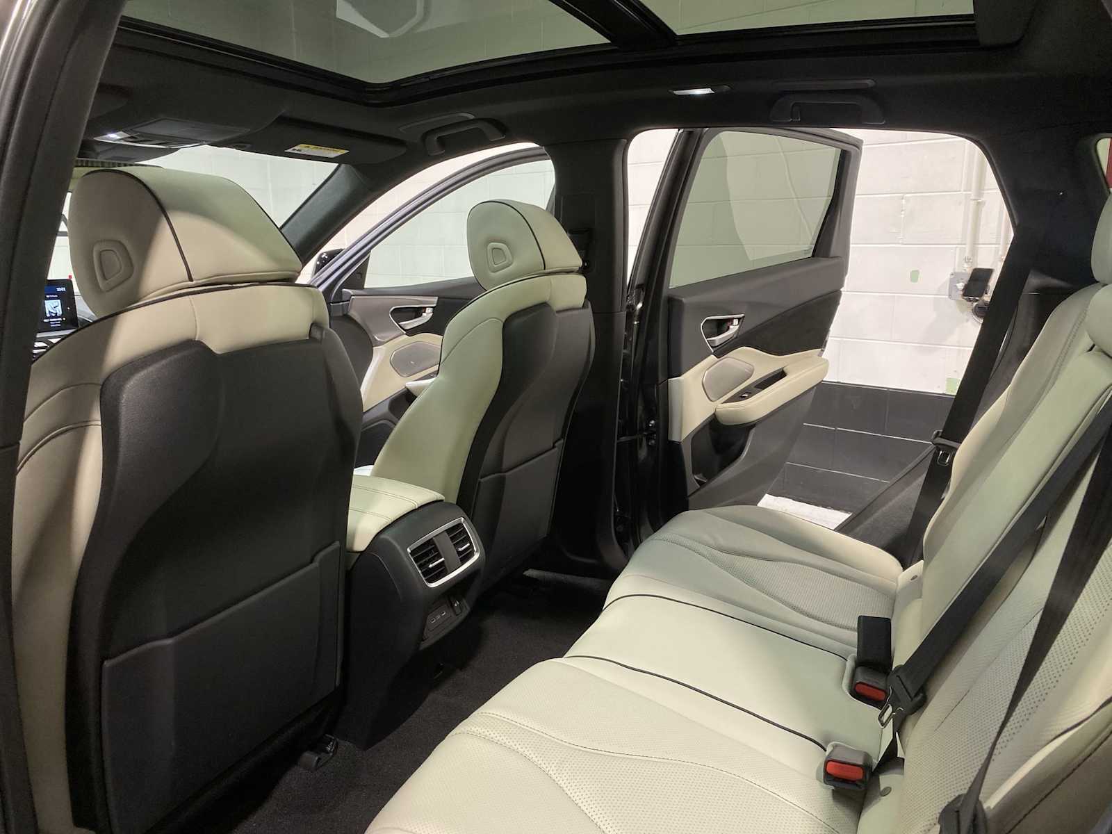 Thumbnail: 2025 Acura RDX - 12