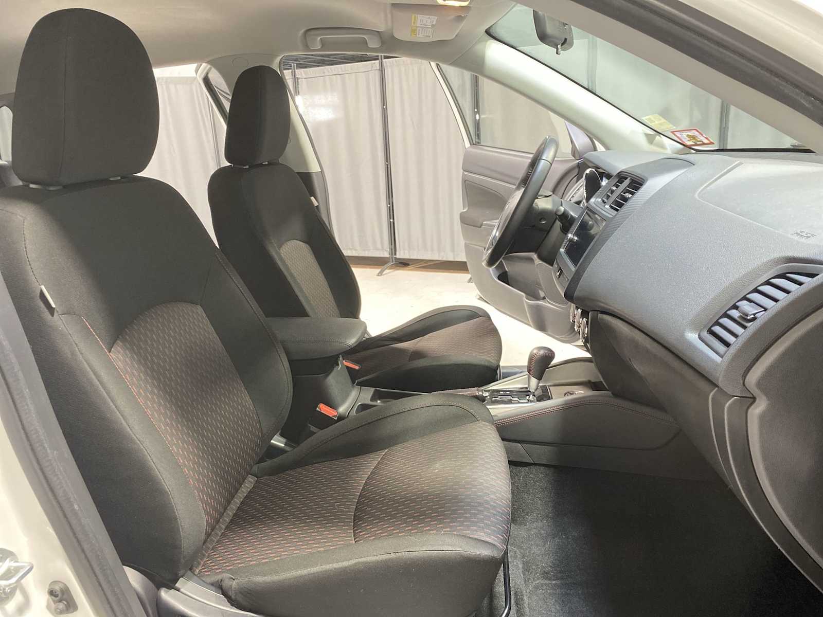 Thumbnail: 2019 Mitsubishi Outlander Sport - 14