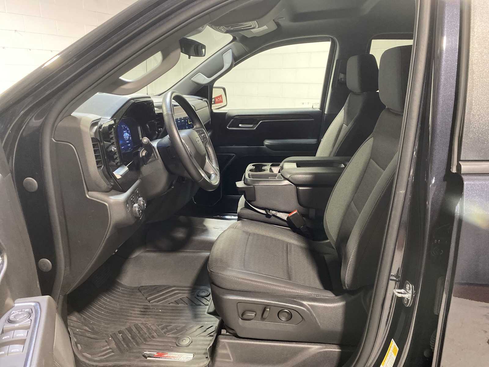 Thumbnail: 2022 Chevrolet Silverado 1500 - 2