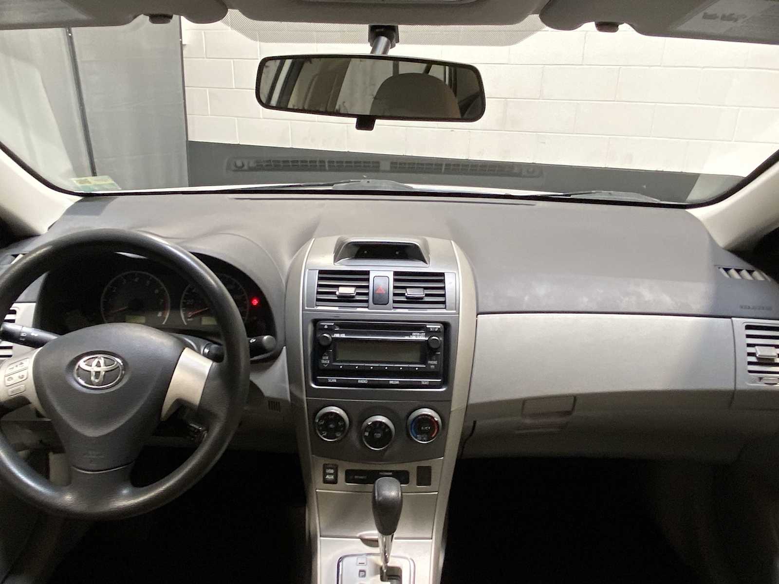 Thumbnail: 2012 Toyota Corolla - 10