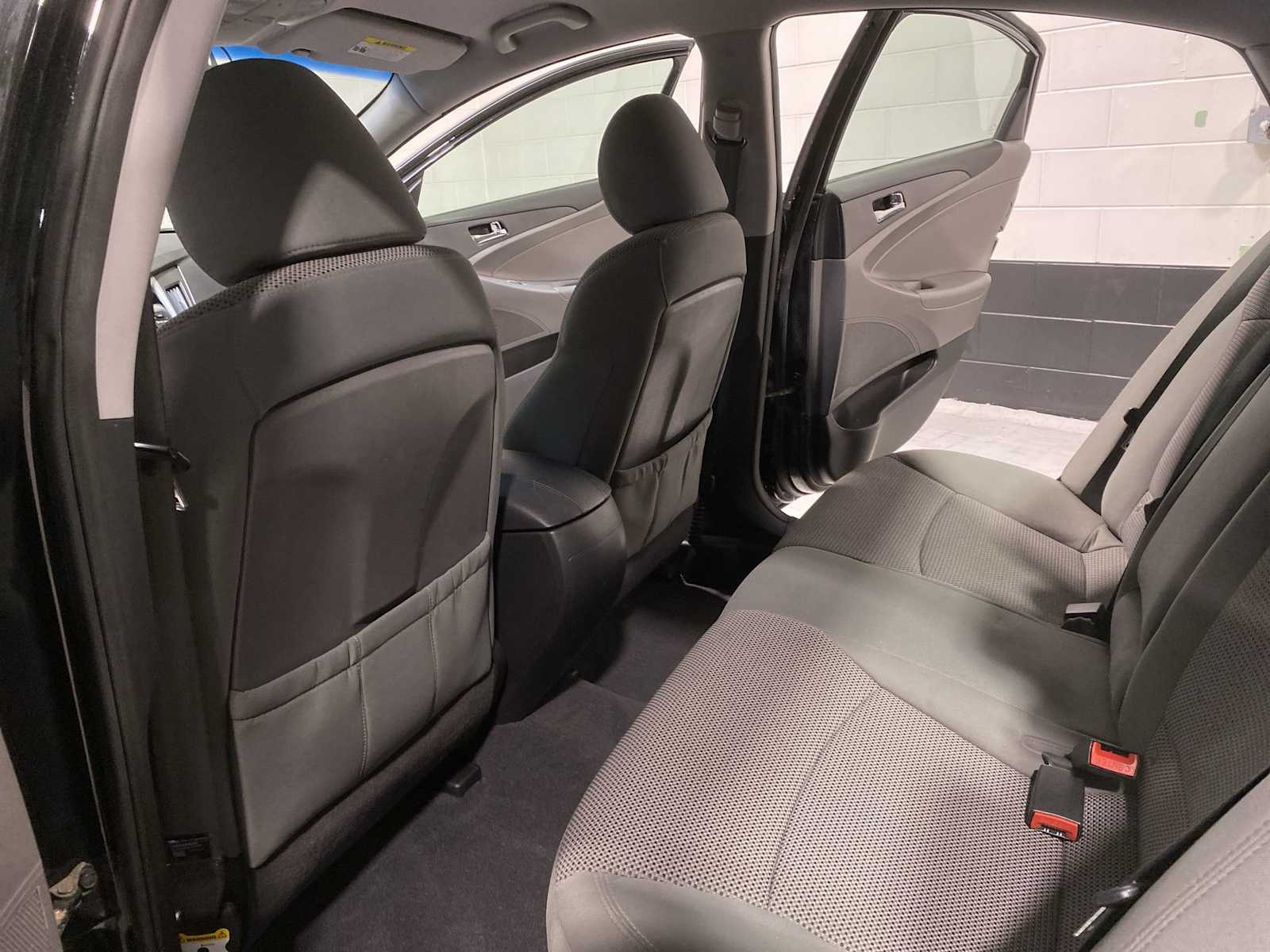 Thumbnail: 2013 Hyundai Sonata - 12