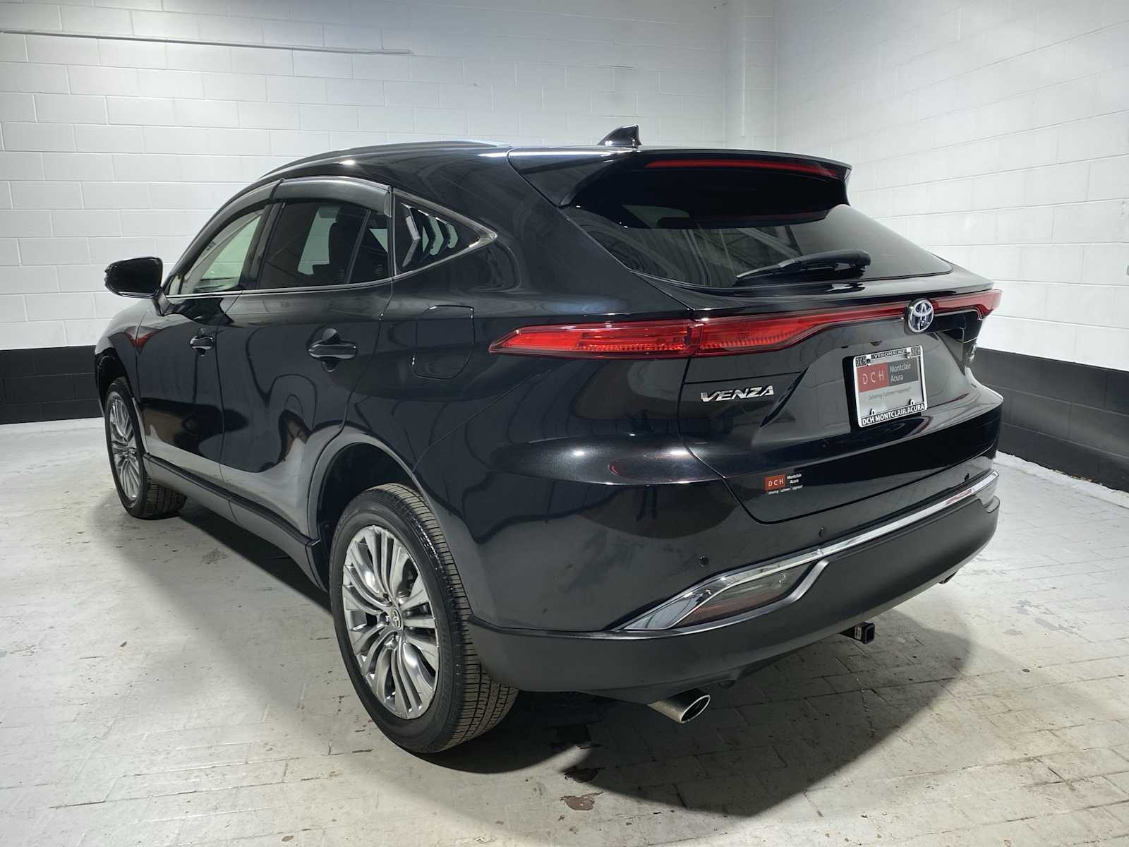 Thumbnail: 2022 Toyota Venza - 4