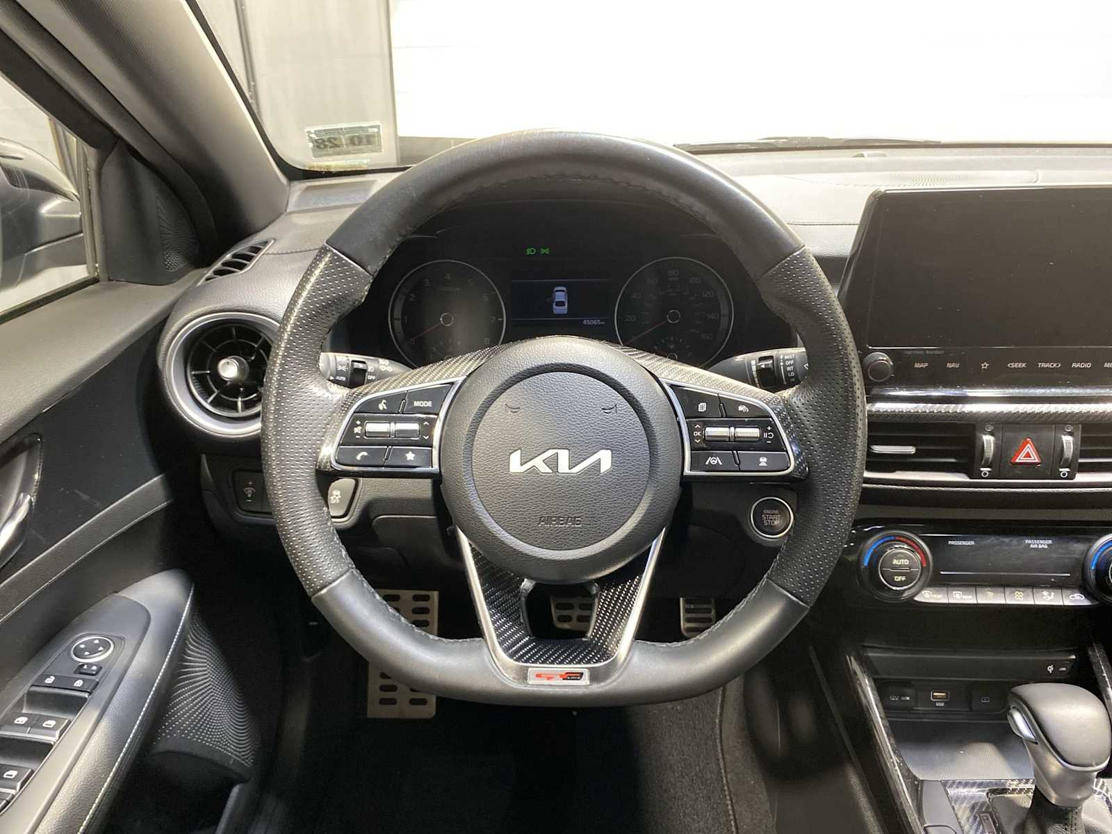 Thumbnail: 2023 Kia Forte - 15