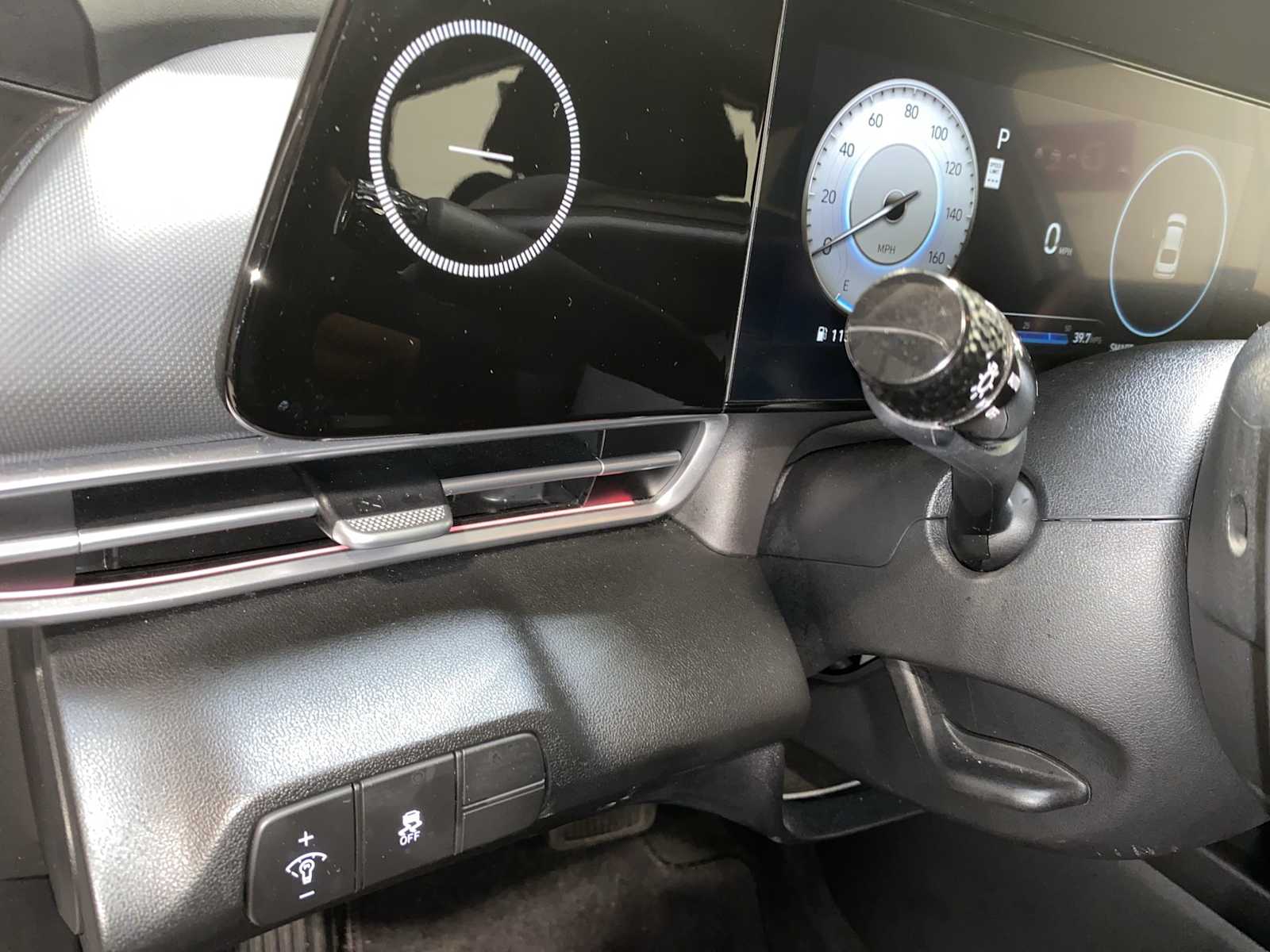 Thumbnail: 2024 Hyundai Elantra - 24