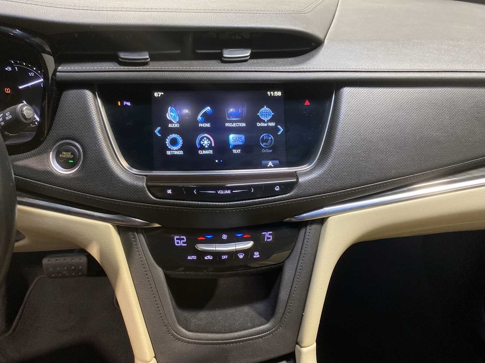 Thumbnail: 2018 Cadillac XT5 - 16