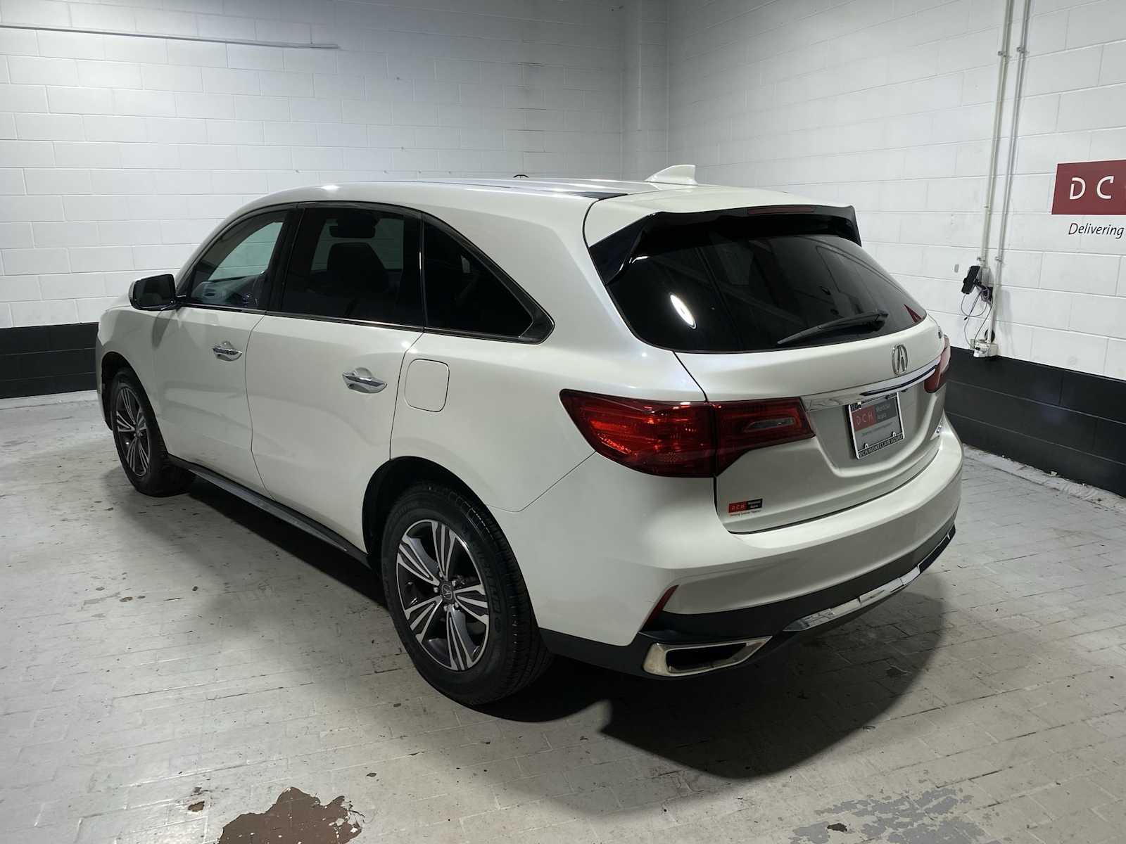 Thumbnail: 2017 Acura MDX - 4