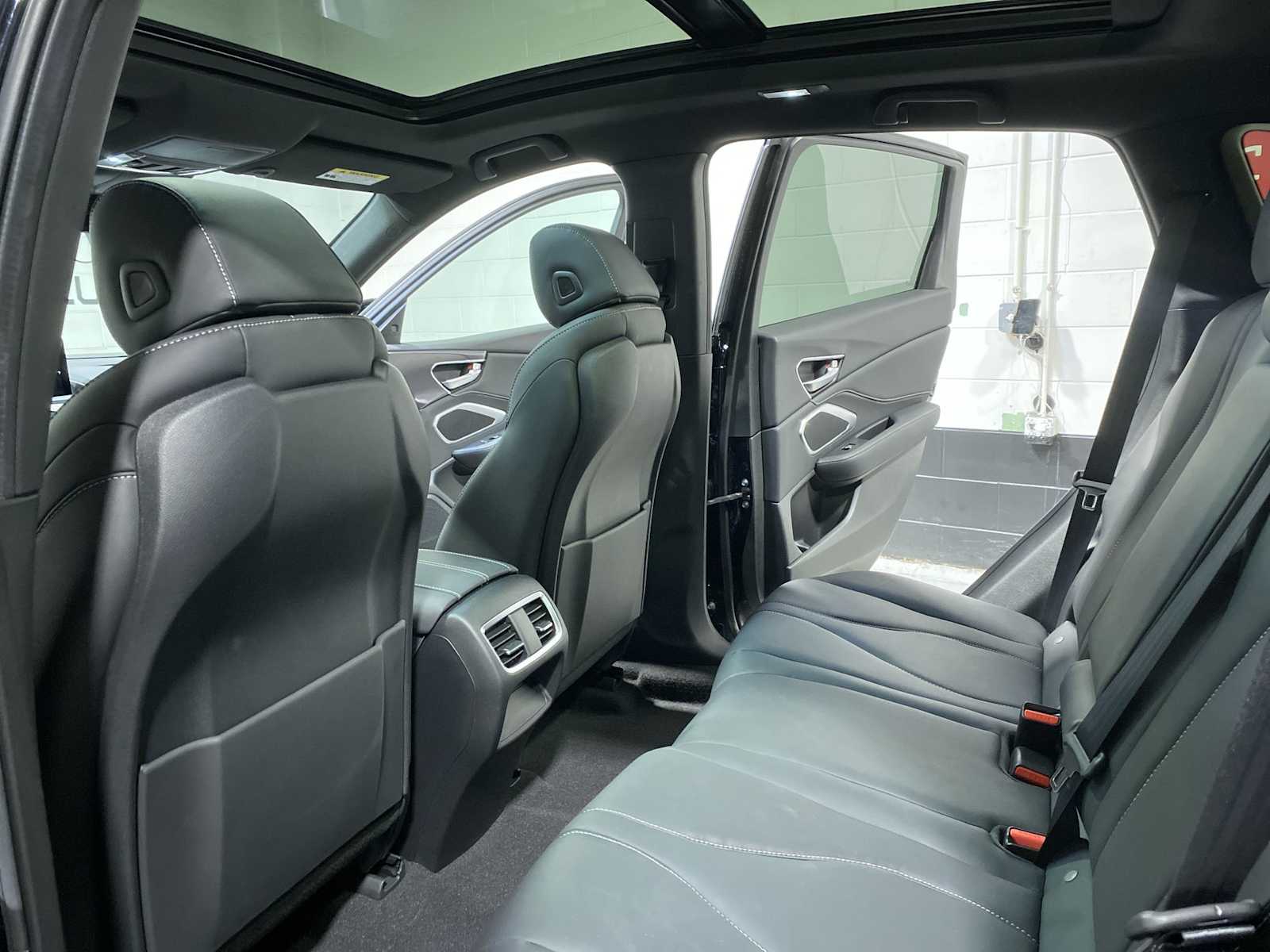 Thumbnail: 2025 Acura RDX - 12