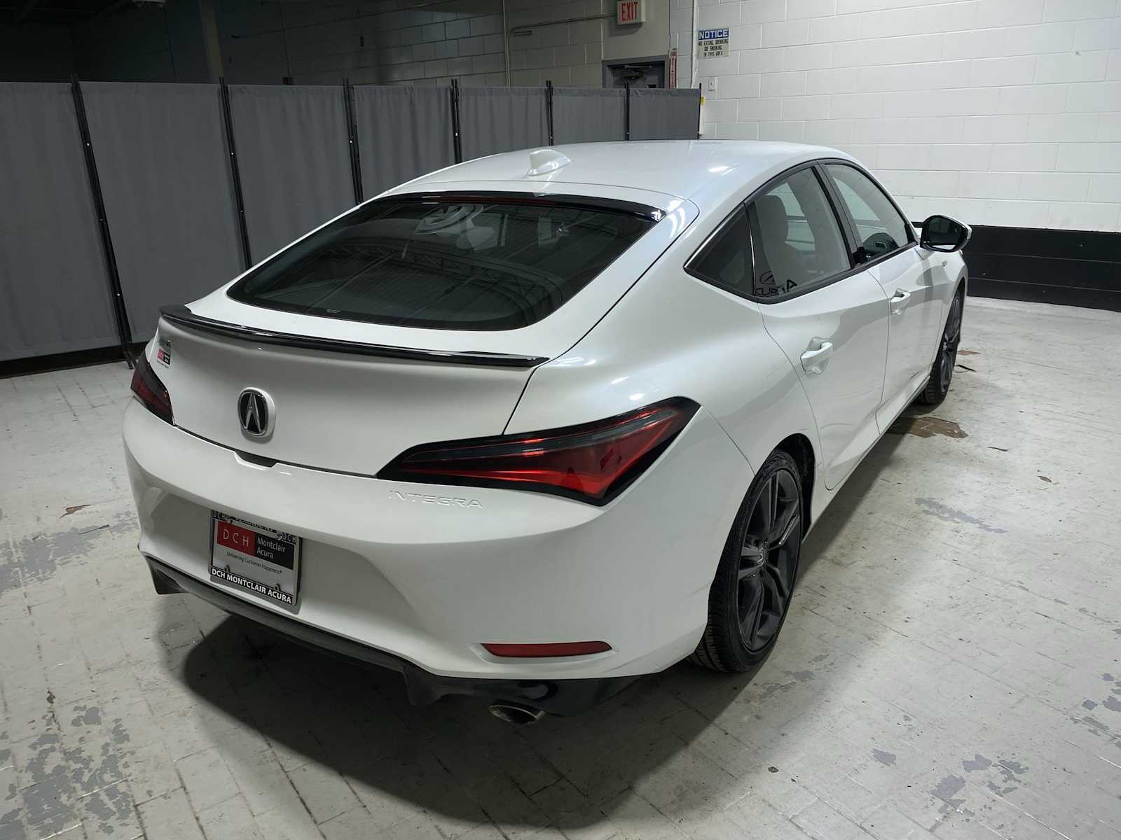 Thumbnail: 2023 Acura Integra - 26