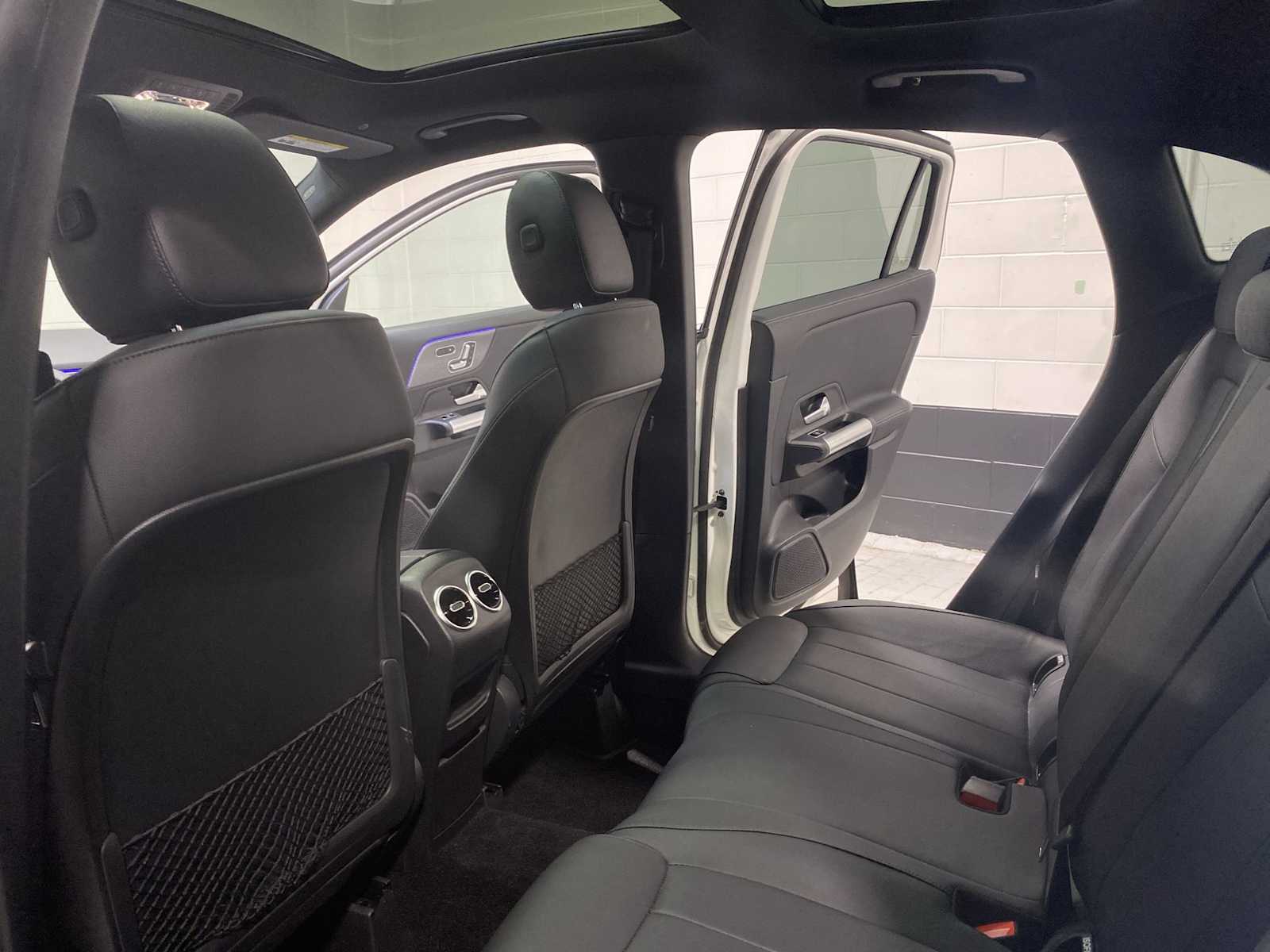 Thumbnail: 2023 Mercedes-Benz GLA - 12