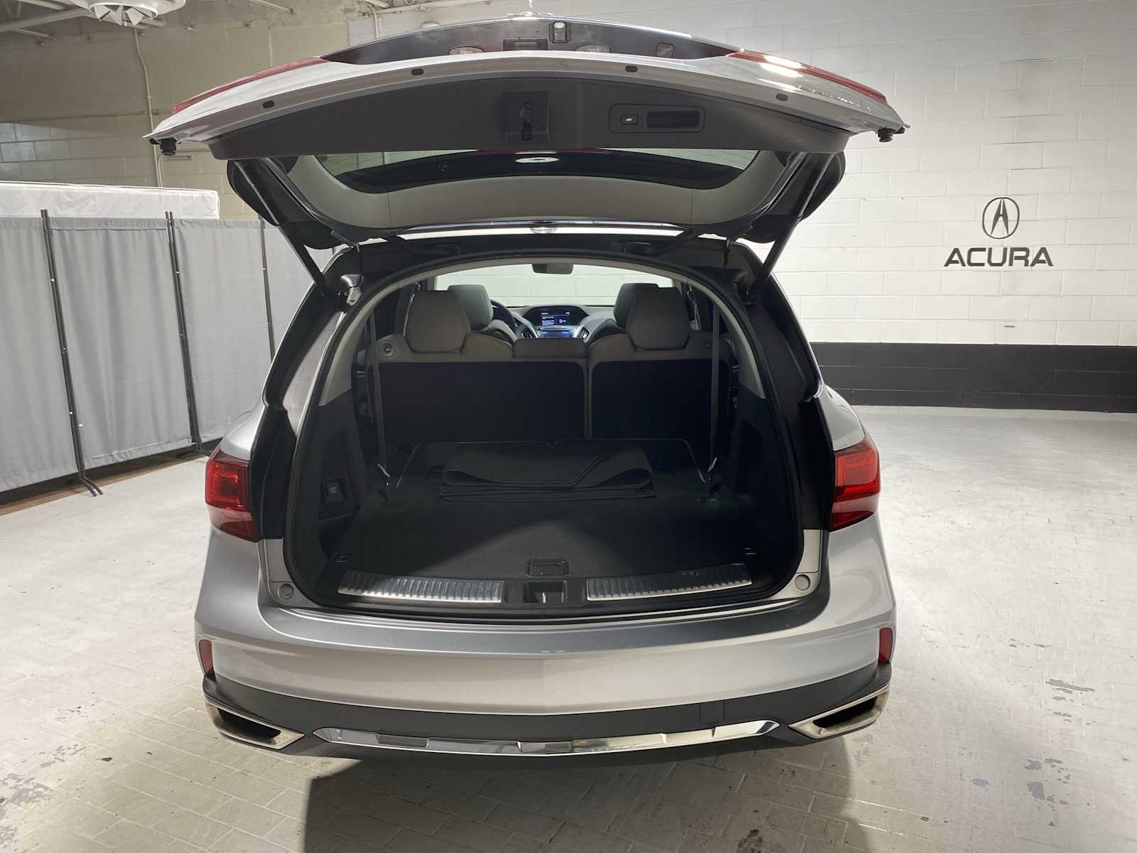 Thumbnail: 2019 Acura MDX - 19